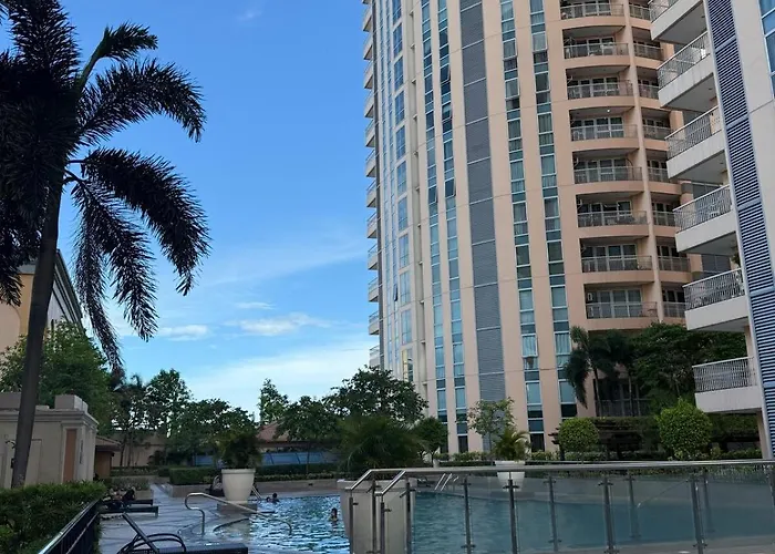 Chic At Venice Grand Canal Mall View Apartment Manila